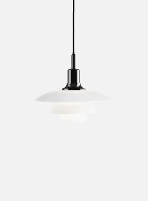 PH 3 1/2-3 taklampe fra Louis Poulsen i sort med hvit skjerm, lys på