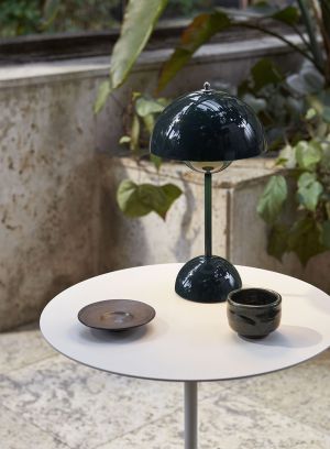 Flowerpot VP9 oppladbar bordlampe H30 - mørk grønn