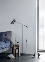 Birdy gulvlampe H133 - grå/stål
