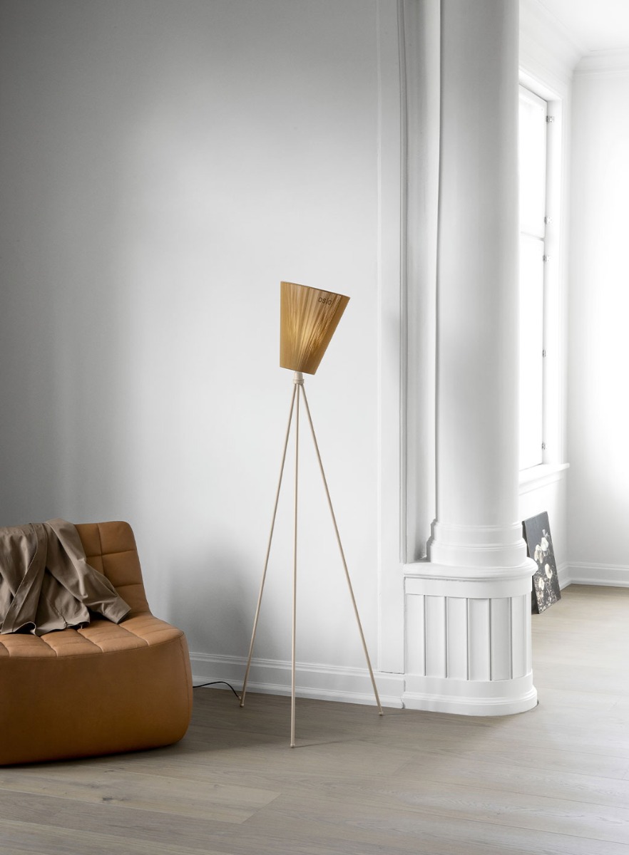 NORTHERN Oslo Wood gulvlampe H165 - beige/caramel