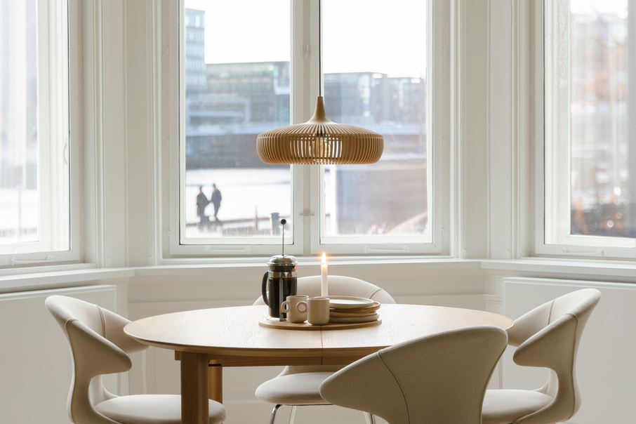 Clava Dine Wood - lampe i eik /tre fra Umage - dansk design